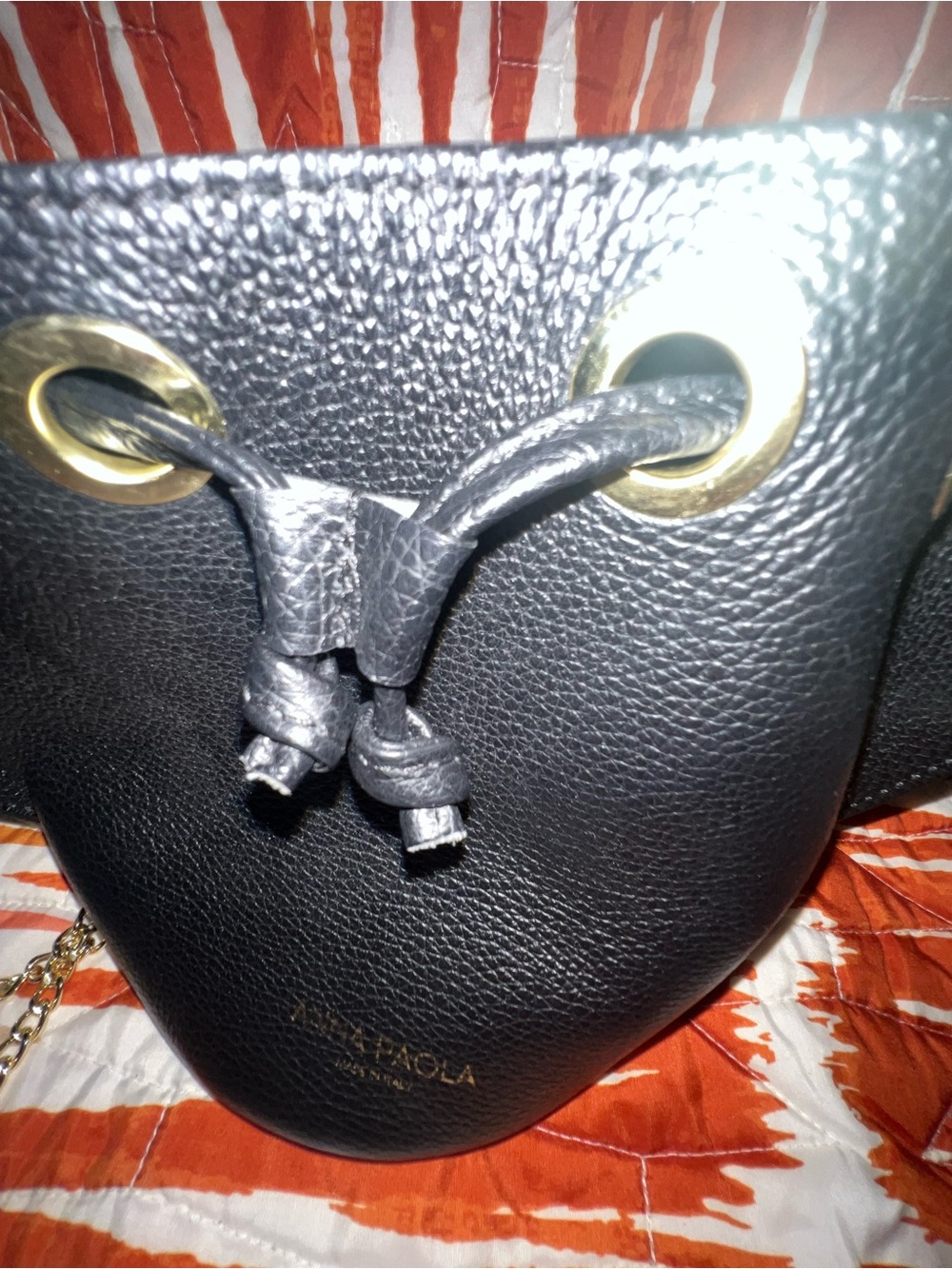 Anna Paola Black Leather Bucket Bag with Gold-tine chain and hardware - Picture 6 of 14